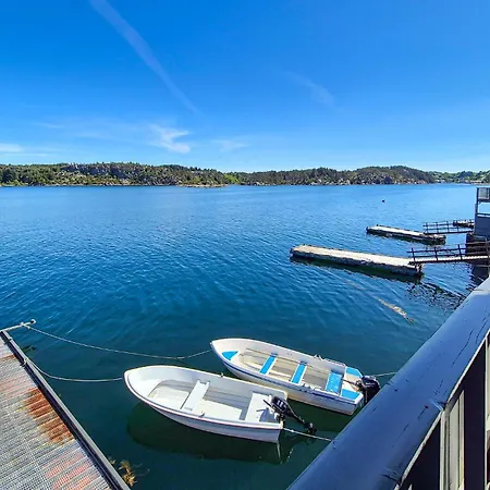 3 Bedroom Front In Urangsvag