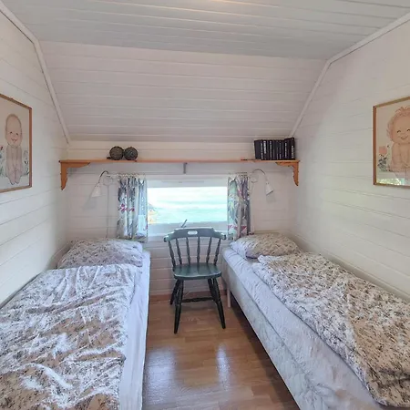 3 Bedroom Front In Urangsvag Ferienhaus
